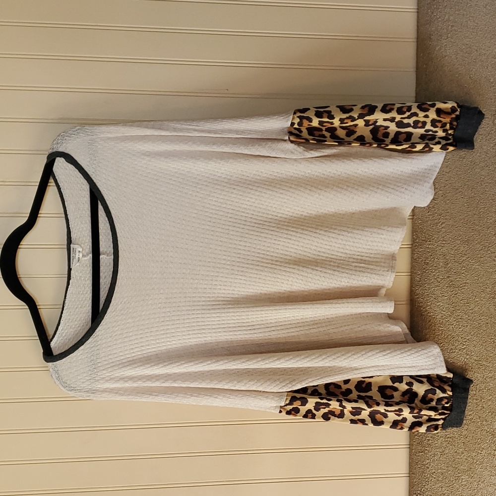 Peach Love California boutique blouse XS cream leopard print long sleeves - Picture 1 of 7